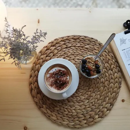 O Violas - Art Coffee & *