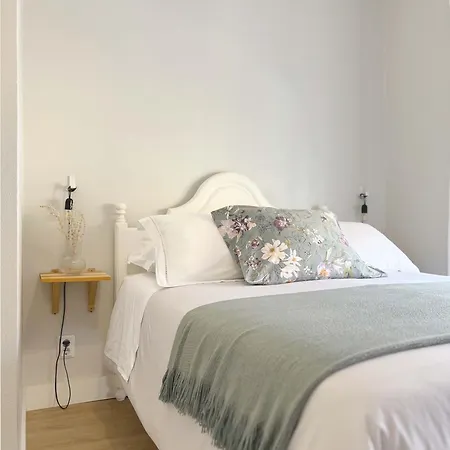 O Violas - Art Coffee & בית הארחה 3*